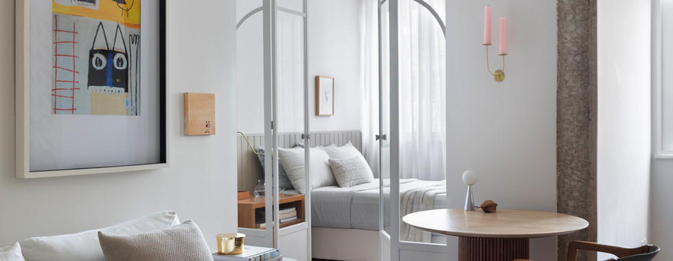 Apartamento de 40m² aposta na integração, luz natural e design minimalista