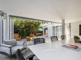 Arquitetura corporativa que dissolve limites entre interior e área externa