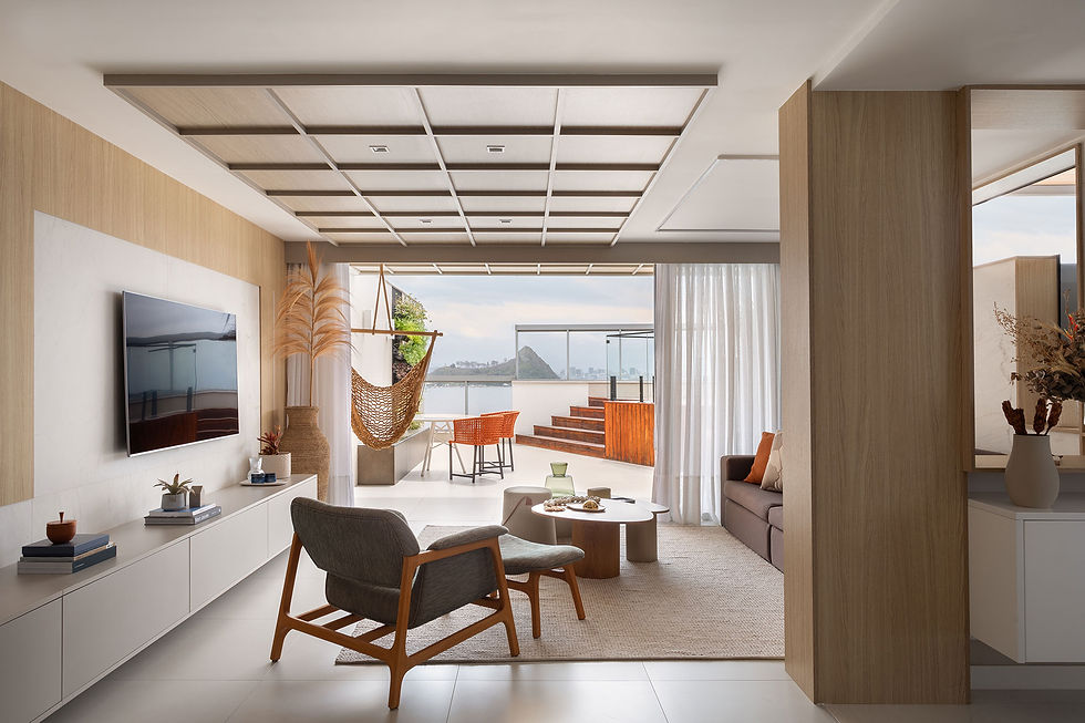 Cobertura de 305 m² une muxarabi, vista para a praia e suíte de 40 m²