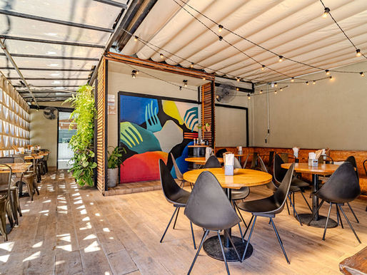 Marcos Serrano Miralles assina retrofit que transforma casa dos anos 70 no restaurante Fresh&Co.