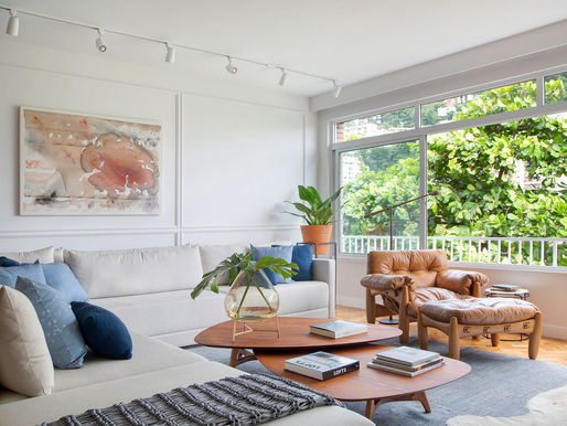 Reforma aposta em nova decoração em apartamento dos anos 60