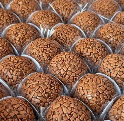Dia Mundial do Chocolate: aprenda receita de brigadeiro ao leite gourmet