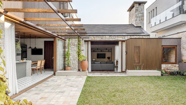 Entre o clássico e o contemporâneo, uma casa para viver e receber