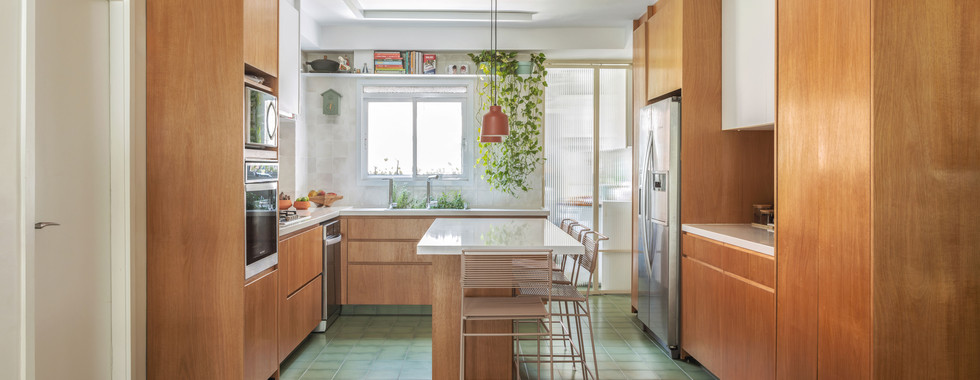 Apê de 190 m² une estilos moderno, contemporâneo e vintage no décor