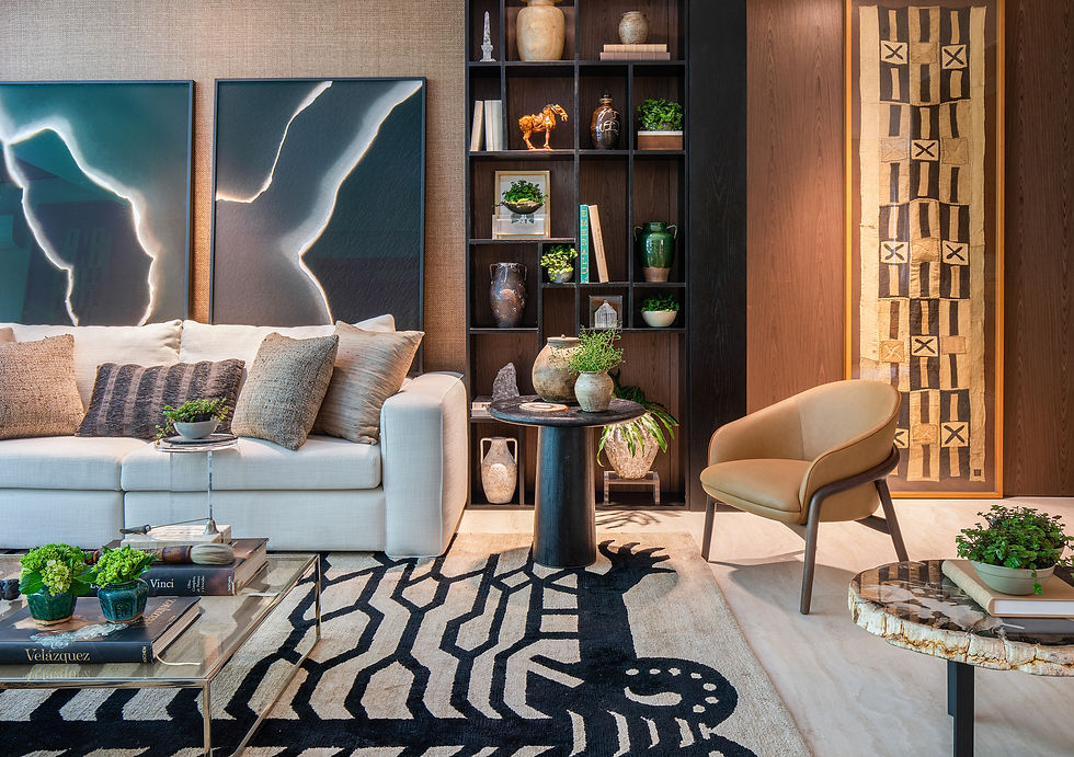 Casa de 365 m² se torna refúgio urbano de acolhimento repleto de verde
