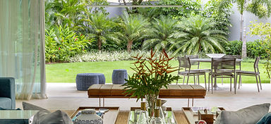 Urbana, descontraída e muitas varandas