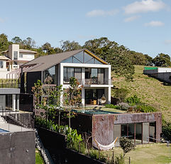 Casa de Atibaia: arquitetura emoldura a Pedra Grande e transforma a paisagem em protagonista