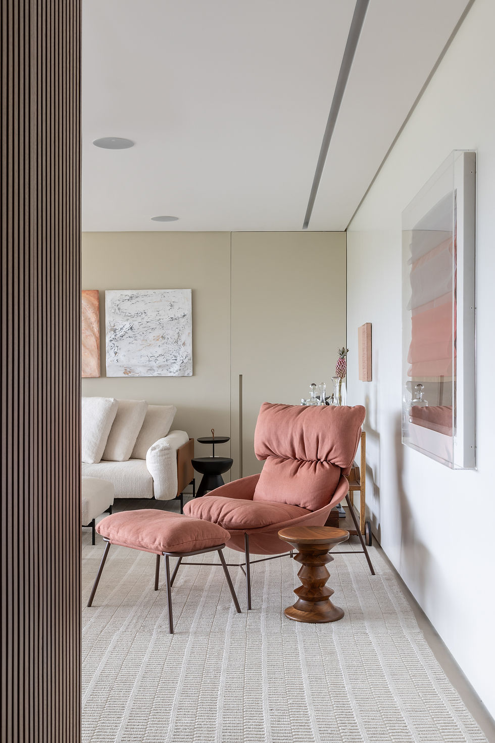 Apê de 230 m² exala design e conforto em todos os ambientes