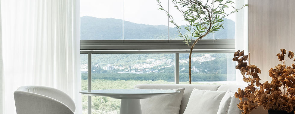 Apartamento em Florianópolis vira refúgio com estética minimalista e aconchegante