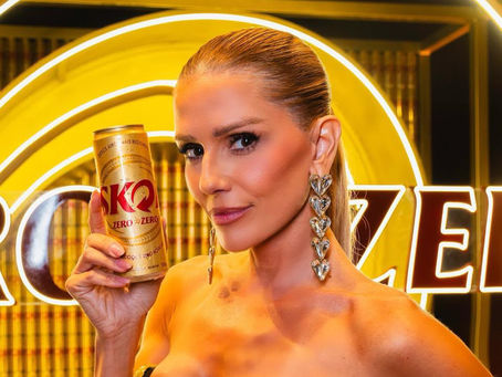 No clima das férias, Skol leva Deborah Secco para o Fortal