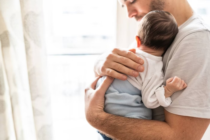 Pediatras pedem ampliação da licença-paternidade para 30 dias no Brasil