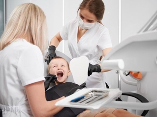 Quando trocar o odontopediatra pelo dentista de adultos durante a adolescência