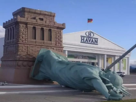 Estátua da Havan desaba durante temporal no Rio Grande do Sul