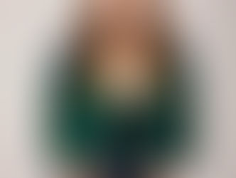 Aos 40, rir virou sobrevivência: Arianna Nutt traz a Natal o stand-up “De Repente 40”