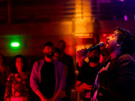 Magiluth comemora 20 anos com espetáculo no palco do TAM