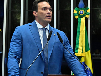 Senador Styvenson defende piso salarial de R$ 3.036 para garis e trabalhadores da limpeza pública