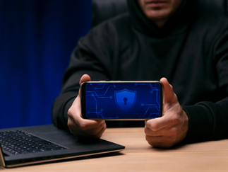 No Dia Internacional da Internet Segura, doutora em Ciência da Computação pela Sorbonne Université, dá dicas para não cair em golpes virtuais