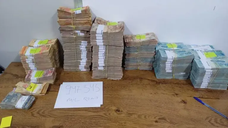 Dinheiro roubado de banco em PE é recuperado na BR-226 no RN