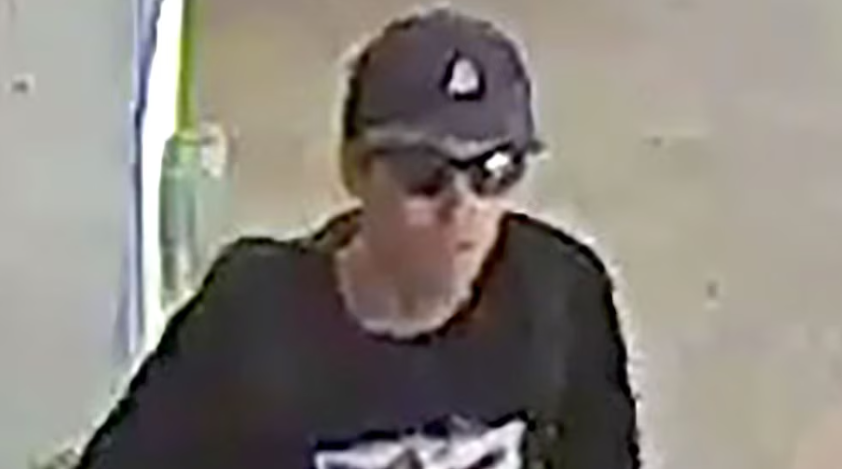 Suspeito de matar Charlie Kirk fugiu saltando de telhado e deixou impressões no local