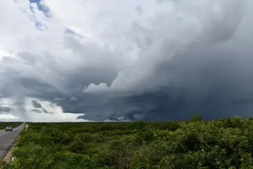 Inmet emite alerta de chuvas intensas para o litoral do RN nesta sexta (27) e sábado (28)
