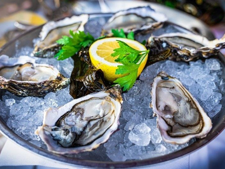 Ostras cruas podem transmitir bactérias letais e vírus, alertam especialistas