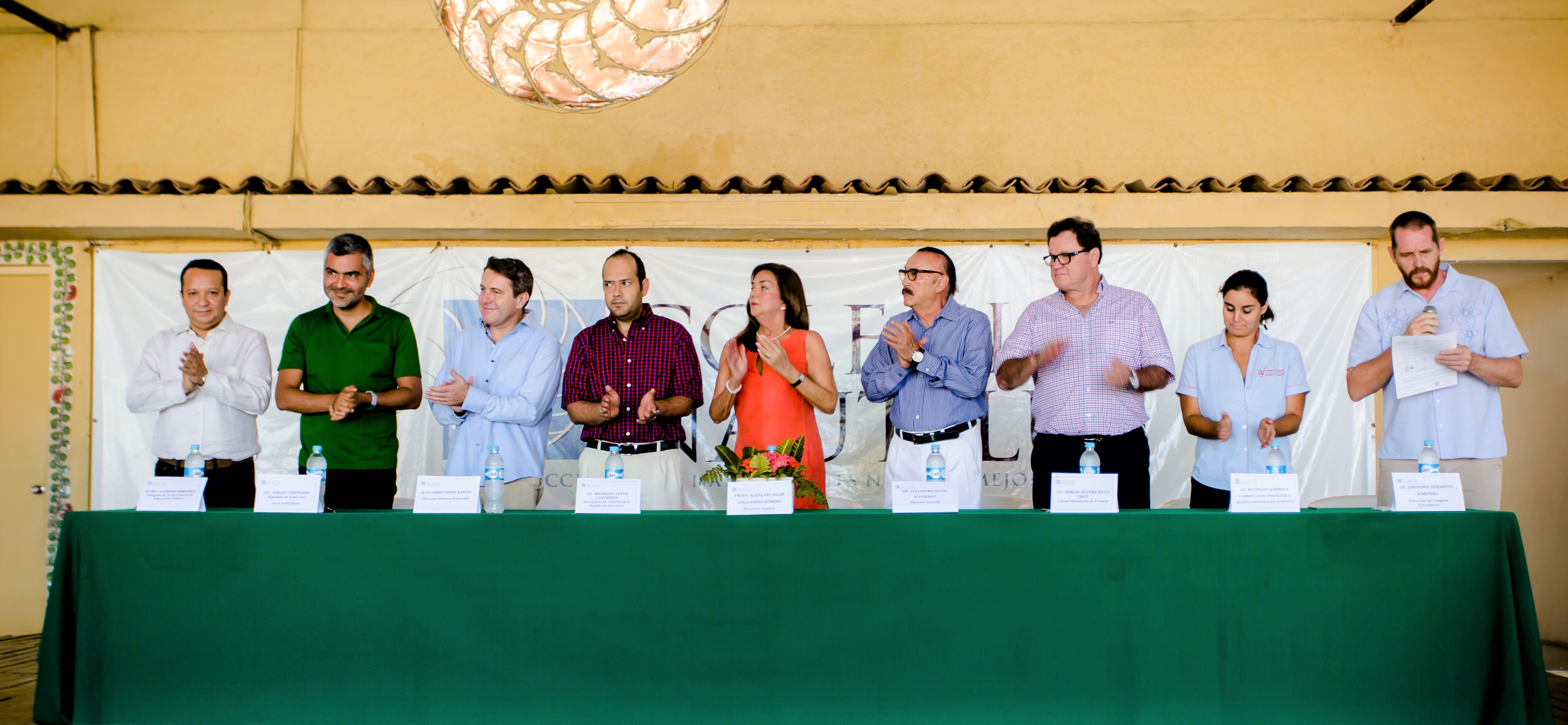 Inauguracin de biblioteca fancesa donada por la Alianza Francesa al Colegio Nautilus
