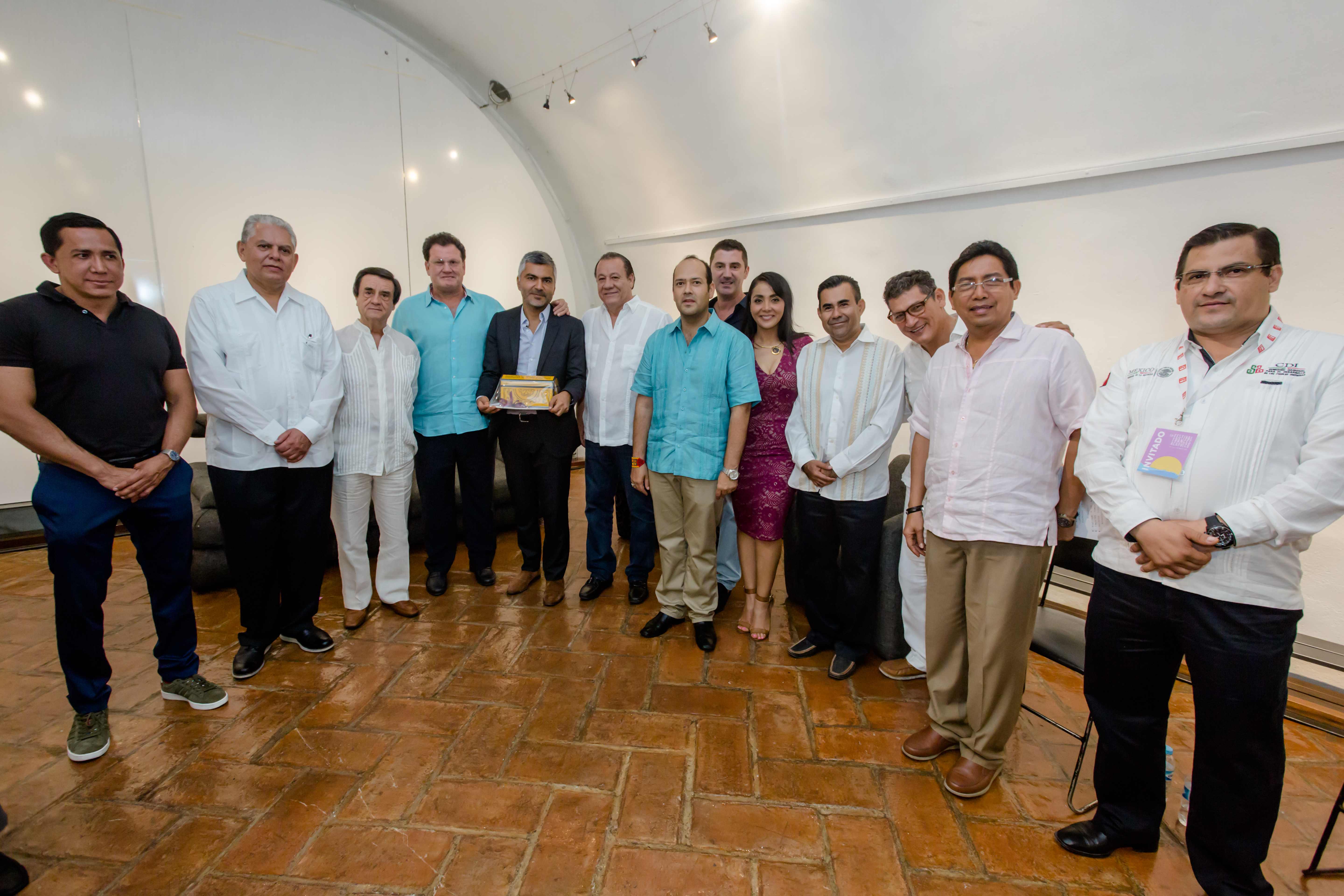 Estrado que inauguró el 14 FFA