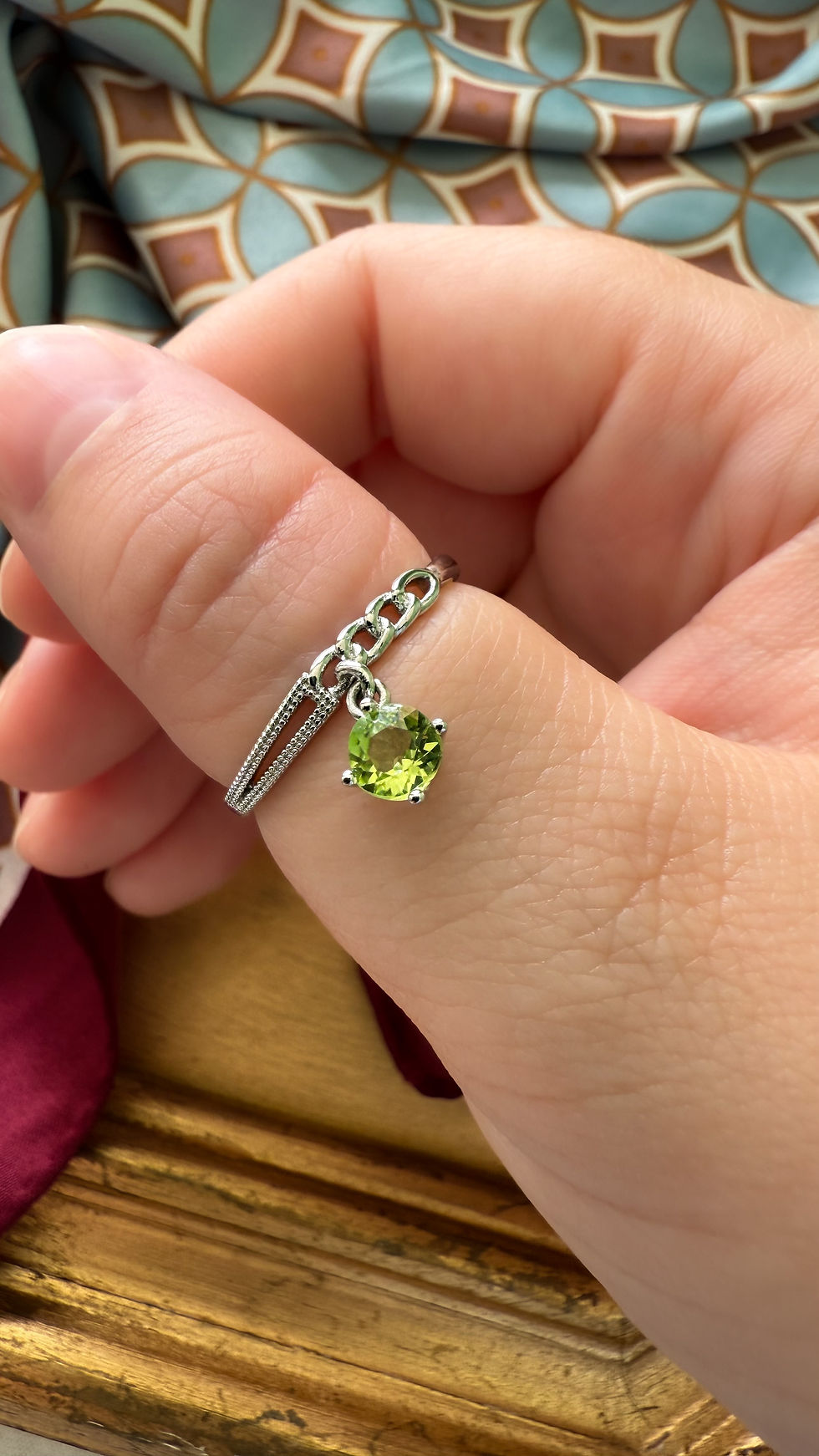 Miniatyrbild: Peridot ring