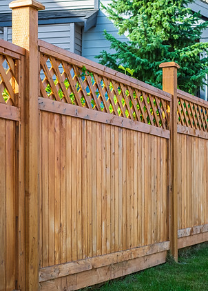 Emr Fence&Deck Co fence service