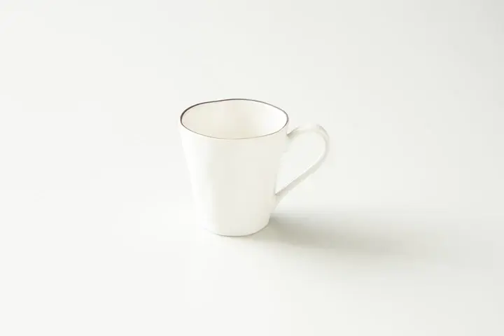 縮圖：Roots 「Prairie」微不規則邊緣美濃燒白馬克杯