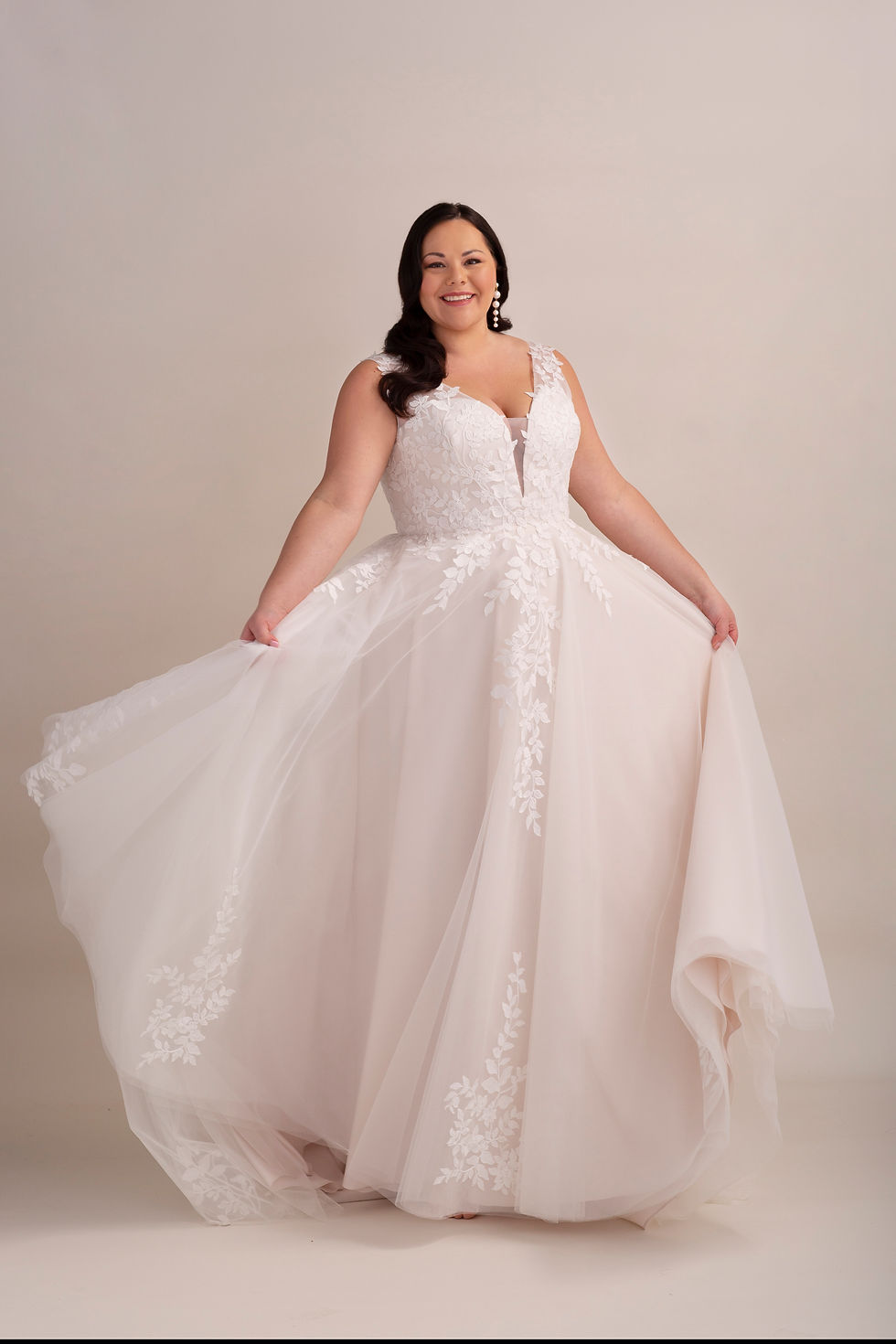 Thumbnail: WSP096-Lace and Tulle A-Line Wedding Gown with Lace Appliqué and Deep Plunge