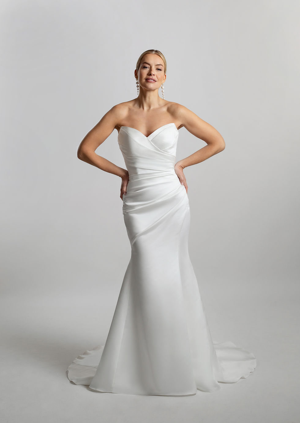 Thumbnail: WS402- Strapless ruched fit&flare dress