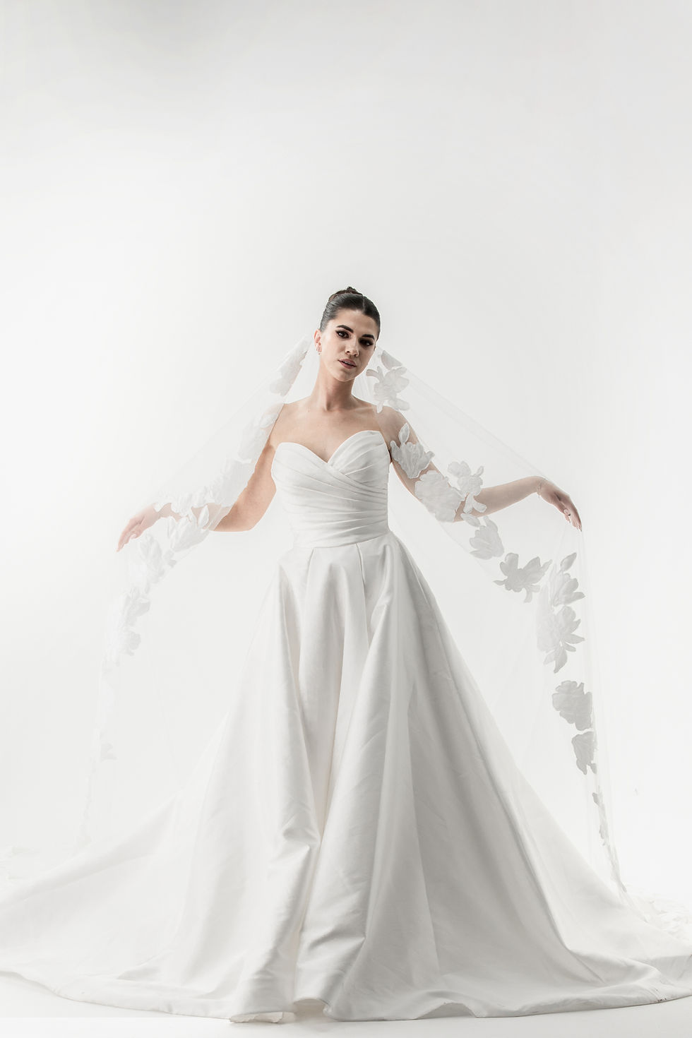 Thumbnail: GT025-Romantic ball gown with a sweetheart neckline