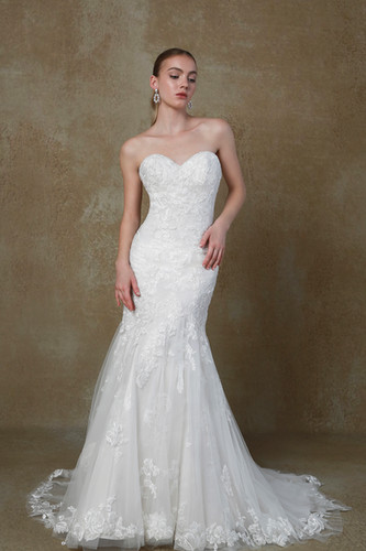 Exquisite Bridal Fishtail White Trailing Lace Wedding Dress