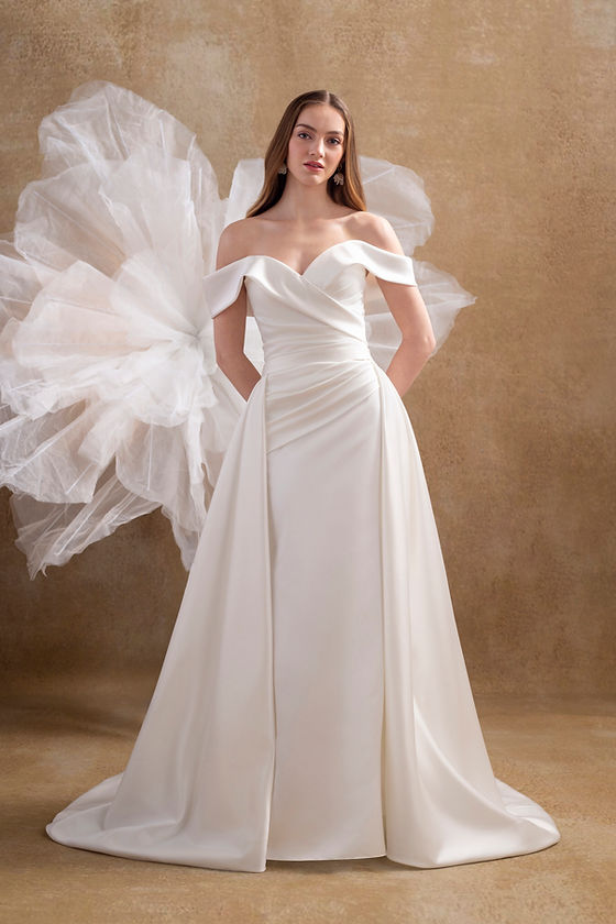 chloe brown dress Silky Midi Slip Size:48/3XL Model wears a size classic beige dress V Neck Jjshouse Wedding