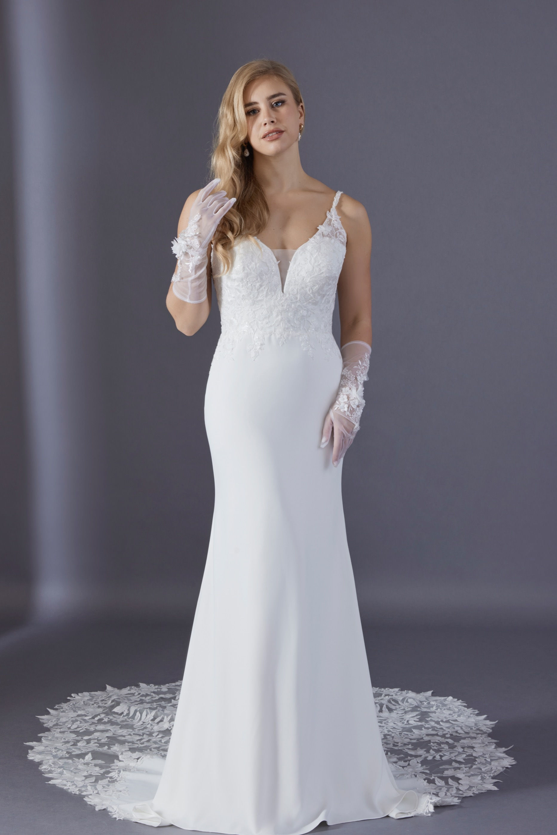 WS186-Crepe Fishtail Wedding Gown