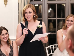 When the bridesmaid grabs the mic and suddenly it’s less ‘wedding toast’ and more ‘comedy roast’… 👀 One guest’s blushing, another’s checking their watch, and someone’s already texting the group chat: ‘She really said that?!