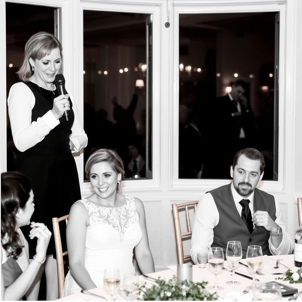 When the maid of honor gets the mic and it quickly turns from heartfelt toast to full-blown comedy roast…
One guest’s turning red, someone’s sneaking a glance at their watch, and another’s already in the group chat like, ‘Did she actually say that?
