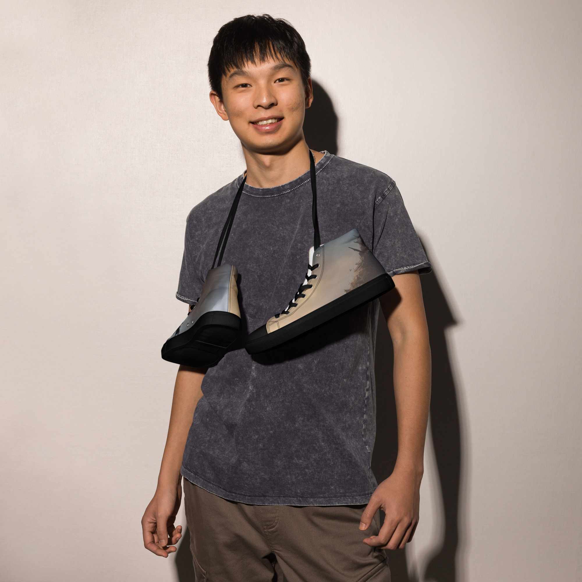 R3i Men’s high top canvas shoes