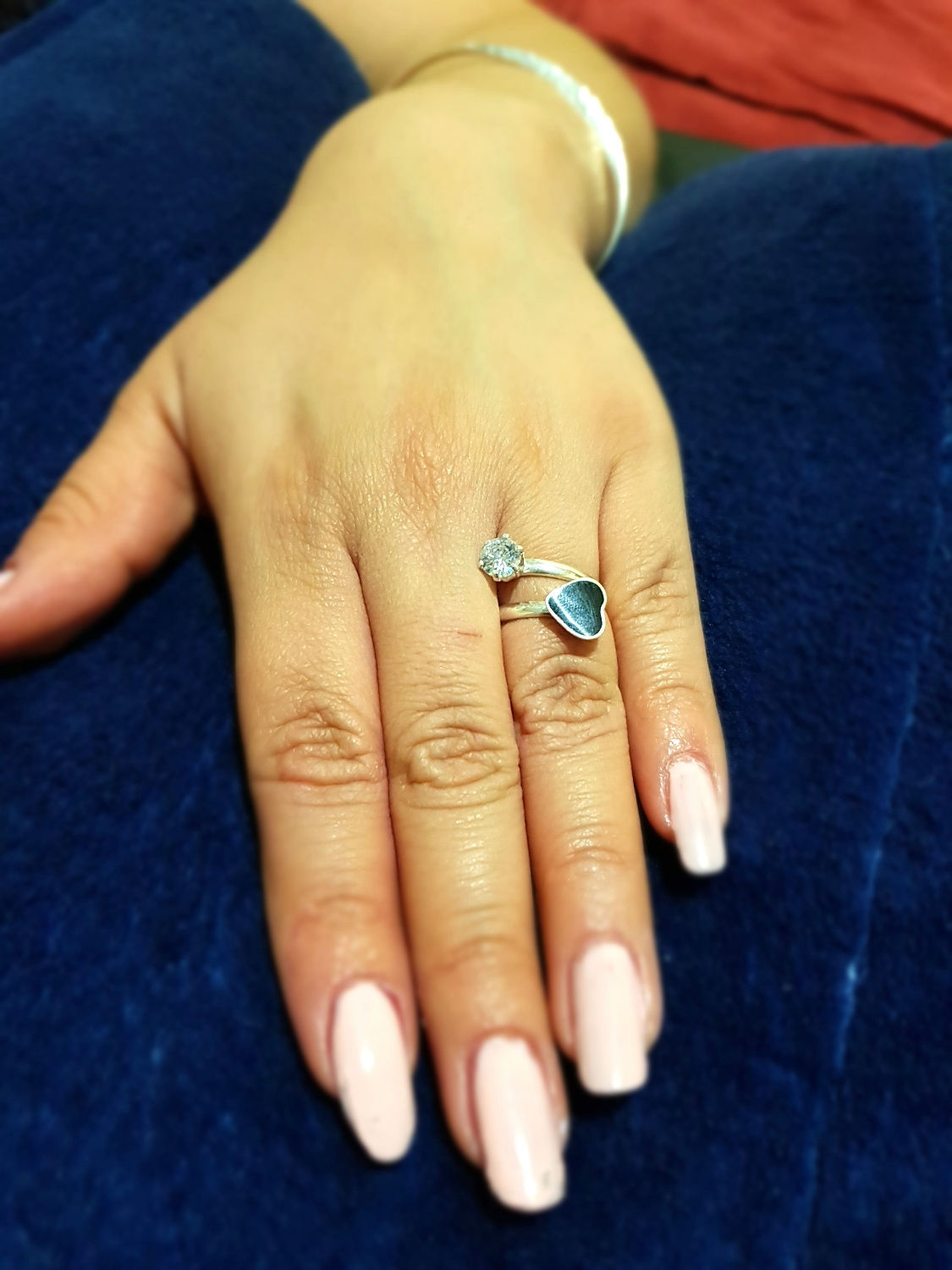 Anillo Corazon negro y zirconia