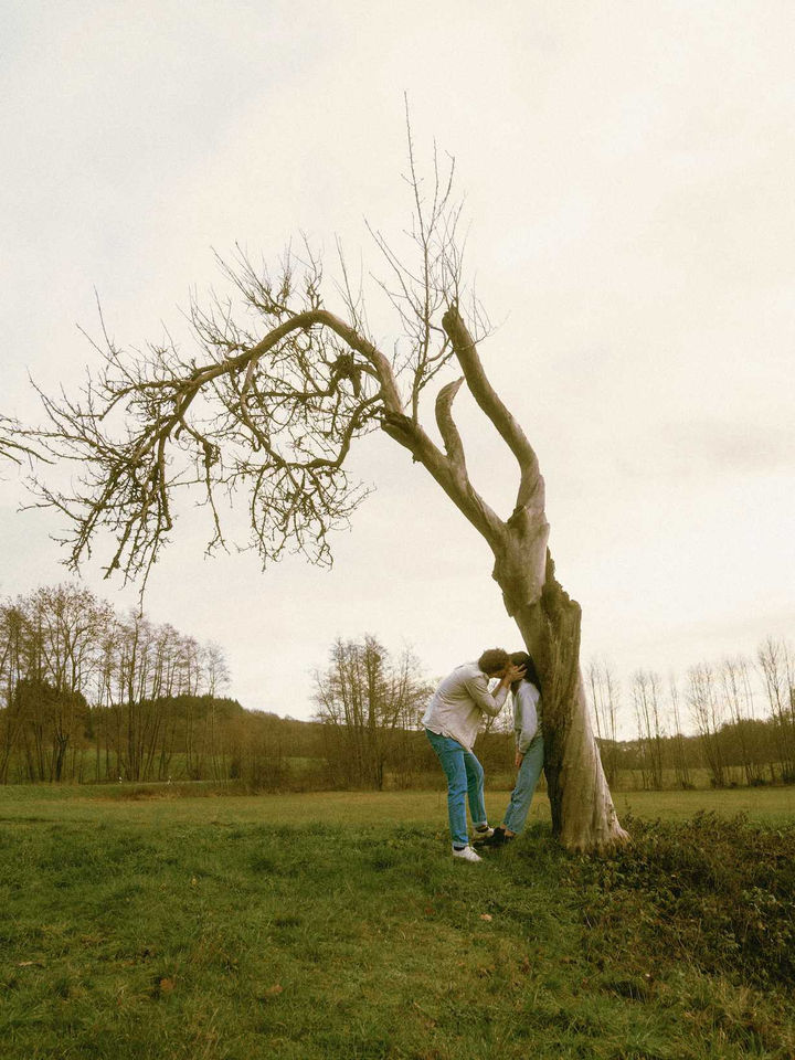 couple photoshoot in the nature