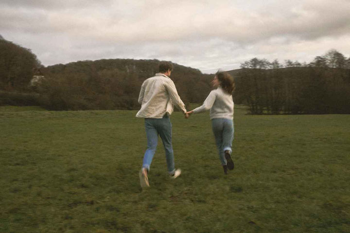 couple photoshoot in the nature