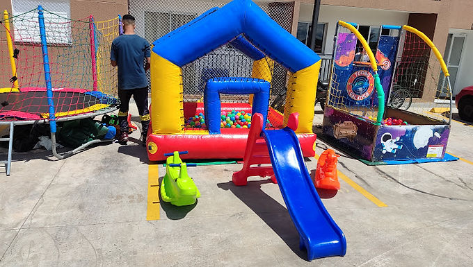 Aluguel Piscina de Bolinhas para festa de aniversário e eventos em São Paulo, Barueri, ABC Paulista. Piscina de Bolinhas Pequena e Média. Montado em Casa, Salão de Festas, Chácara, Sítio e Igrejas. Piscina de Bolinhas Locação.