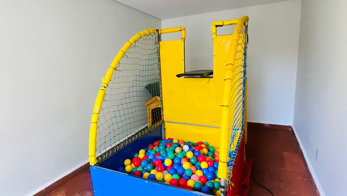 Locação de Brinquedo Inflável Multi Atividades com Piscina de Bolinhas montado em Residência e Condomínio em São Paulo, Barueri e Alphaville... Pula Pula 3 em 1, Piscina de Bolinha Inflável, Tobogã com Piscina de Bolinhas e muito mais.
