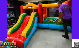 Locação de Brinquedo Inflável Multi Atividades com Piscina de Bolinhas montado na região de São Paulo, Barueri e Alphaville SP