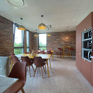 decoration refectoire terracotta entreprise signé L'inspiration by VB décoratrice d'intérieur sur le Bassin d'Arcachon 