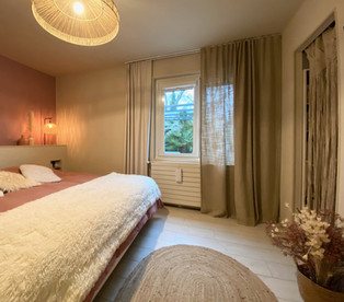 des couleurs douces et apaisantes pour une chambre parentale repensee par l'inspiration by VB 