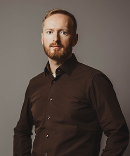 Łukasz Urbanowicz (1)_edited.jpg