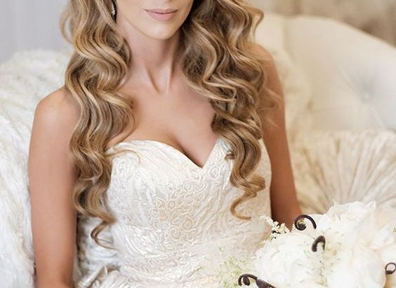 Acconciature per Cerimonie: scegli insieme al tuo hairstylist di fiducia l'acconciatura da sogno