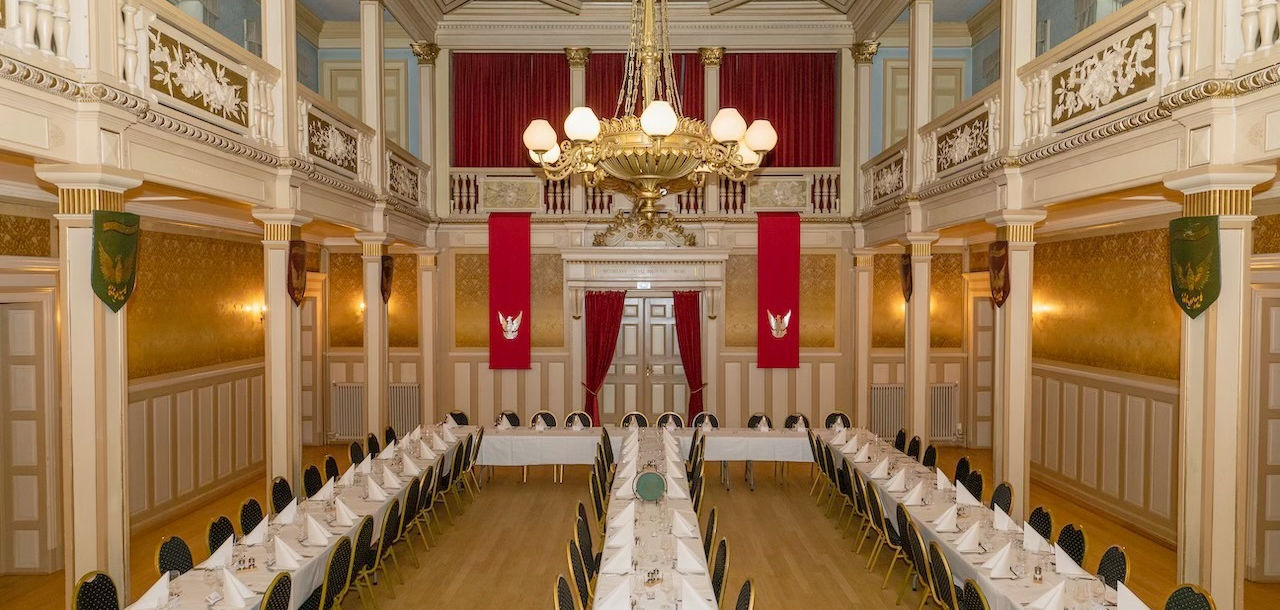 Slik ser festsalen til Klubselskabet Phønix ut